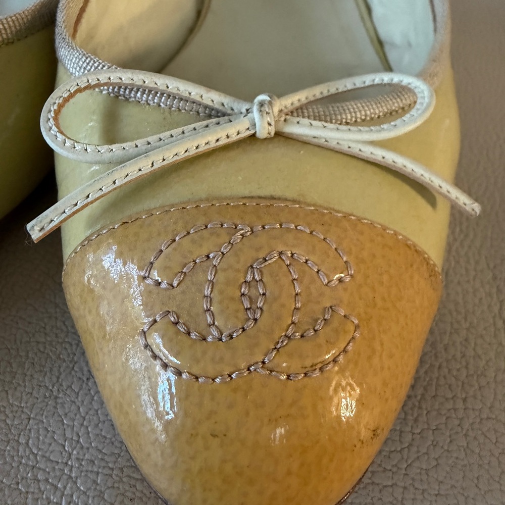 Vintage Chanel Slingback Heels, size 38 (US 8) - Picture 2 of 10